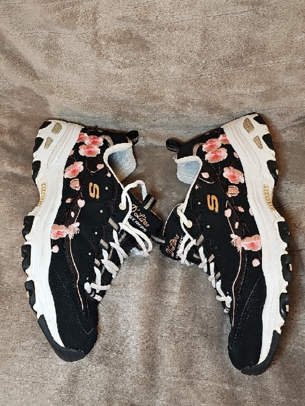 Skechers Women's Black Sneakers with Pink Floral Ch3rry Blosom Accents Size 11 - Picture 4 of 13